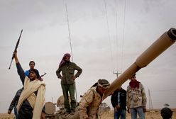 Powstańcy strzelają w powietrze: zwyciężyliśmy!