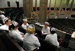 Pielęgniarki nie ustępują - wciąż głodują w sejmie