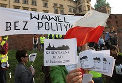 "Wawel królów, nie prezesów" - ostry protest w Krakowie
