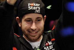 Wygrał w pokera 9 mln dolarów - ostrzega młodych ludzi