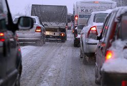 Mróz odpuścił, ale znów chwyci - na drogach ślisko