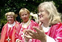 Biskup nie chciał udzielić komunii, ukradła mu opłatek