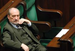 Rosyjskie media: taniec Macierewicza na grobach...