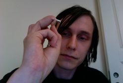 Pierwszy człowiek z pendrive'em w palcu