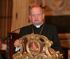 Kardynał Dziwisz o Janie Pawle II: santo subito!