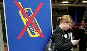 Zero telefonów komórkowych w szkołach?