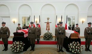 Którzy goście ważni, a którzy ważniejsi podczas pogrzebu?