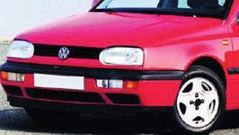 VW Golf, rocznik 1993, poj. 1900 cm sześc. Wartość: 7 tys. zł. Pobrana akcyza: 4550 zł. Do zwrotu: 4300 zł