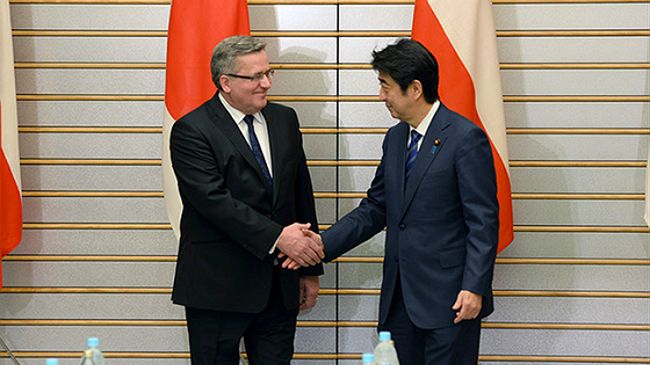 Bronisław Komorowski i Shinzo Abe