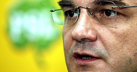Pawlak: rząd zamiast na gospodarce, skupi się na służbach