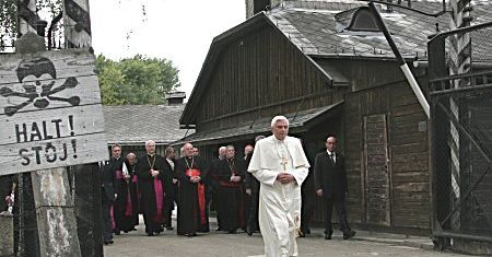 "Wizyta papieża w Auschwitz odrzuceniem antysemityzmu"