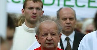 Kard. Dziwisz: nie uciekajcie od spotkania z Bogiem