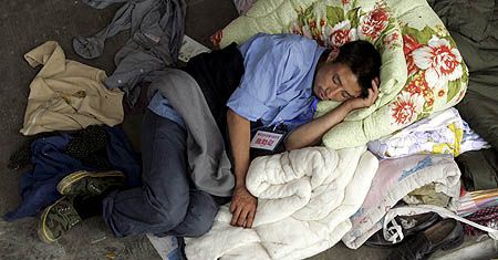 Nowy bilans trzęsienia ziemi w Chinach: 51 tys. zabitych