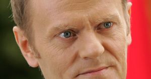 Premier: Polacy ufają strażakom bardziej niż politykom