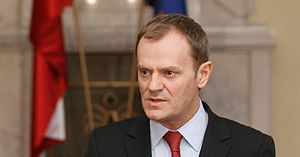 Spada poparcie dla Platformy, rośnie dla PiS-u