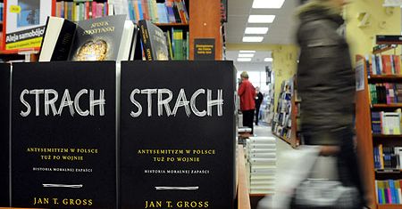 Davies: "Strach" Grossa to publicystyczna polemika