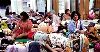 28 tysięcy ludzi w Indonezji bez dachu nad głową