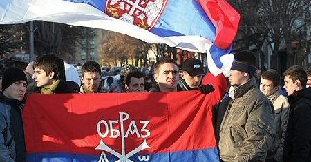 Budynki ONZ i UE w Kosovskiej Mitrovicy obrzucone granatami