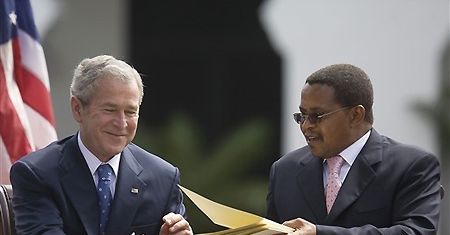 George Bush poparł niepodległość Kosowa