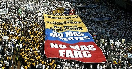 Masowe demonstracje Kolumbijczyków przeciwko FARC