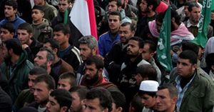 Hamas rokuje w Kairze i nie daje zamknąć granicy