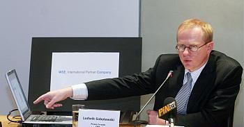 Warszawska giełda zawalczy jednak o praski parkiet