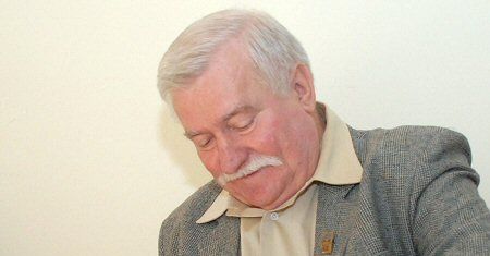 Lech Wałęsa nie krytykował pomysłu budowy pomnika ofiar komunizmu