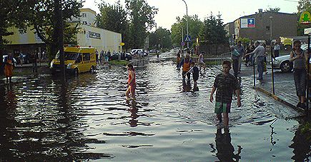 Łódź znowu zalana - potężna ulewa sparaliżowała miasto