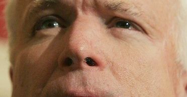 Senator McCain zrywa z kontrowersyjnym pastorem