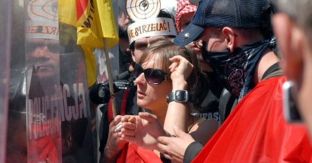 Antyglobaliści do Busha: get out!