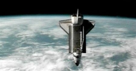 Próba orbitalnej naprawy powłoki termicznej promu Atlantis