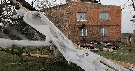 Skutki wichury odczuwalne w całym kraju