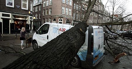 Wichury nad Polską - 6 osób zginęło, 36 rannych