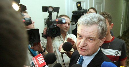 "Prezydent mógł poprawić raport, nawet przez telefon"