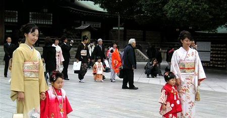 Coraz mniej dzieci w Japonii