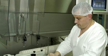 Zgoda na uruchomienie produkcji ampułek w Jelfie