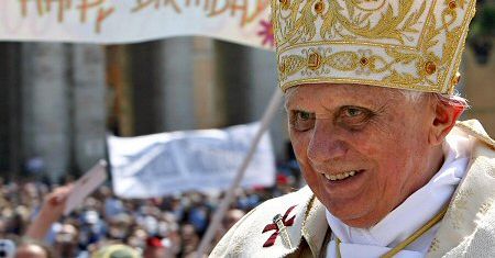 Papież podjął kardynałów urodzinowym obiadem
