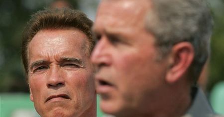 Bush odwiedził tereny pożarów w Kalifornii
