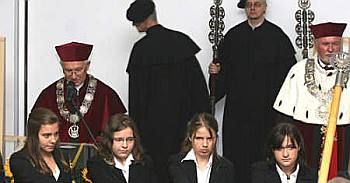 O absolwentów studiów technicznych firmy się biją