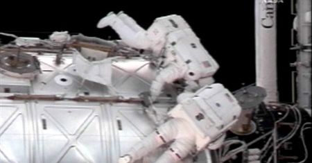 NASA postanowiła przyspieszyć lądowanie promu Endeavour