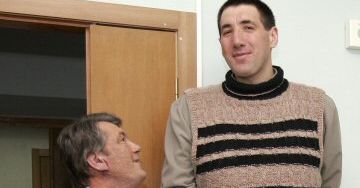 Pomogą przestać rosnąć najwyższemu człowiekowi świata?