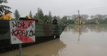 Francja i Niemcy ruszają na pomoc zalanej Polsce
