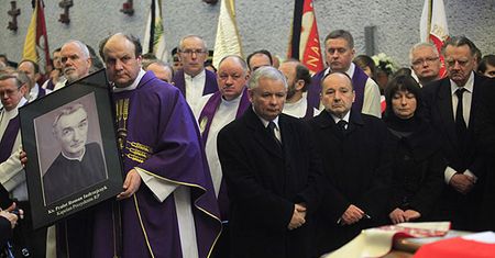 Tysiące ludzi żegna kapelana i spowiednika prezydenta