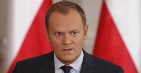 Tusk stracił panowanie na spotkaniu z rodzinami ofiar