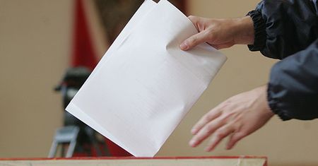 Czy mistrz Yoda pokona Bronisława Komorowskiego?