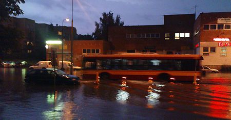 Potężna burza przeszła nad Warszawą - zalane metro