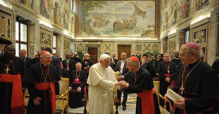 "To watykańska klątwa rzucona na księży pedofilów"