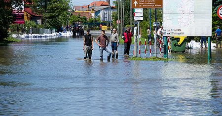 Dramat na południu Polski - woda zalewa coraz więcej