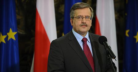 Pieniądze dla powodzian i medal dla operatora koparki