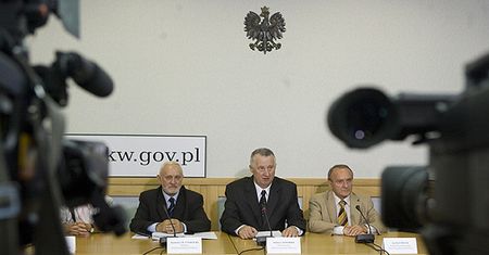 Kolejny zwrot: w 80% komisji wygrywa Komorowski